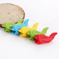Pencil / pen holder - silicone aid grip - finger posture correction - fish shapedPens & Pencils