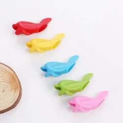 Porte-crayon/stylo - poignée d'aide en silicone - correction de la posture des doigts - en forme de poisson