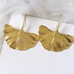 Boucles d'oreilles dorées en forme de feuilles - métal