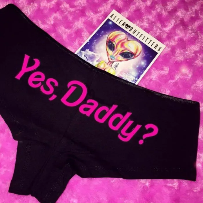 Sexy morsomme truser - bomullstruser - "Yes Daddy"-bokstaver
