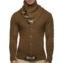 Varm strikket pullover - cardigan med rullekrave / lommer / knapper