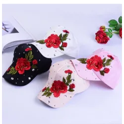 Boné de beisebol da moda - com rosas / cristais / tachas bordadas