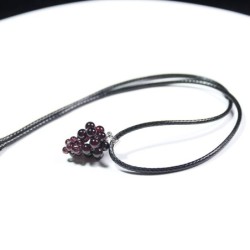 CollarCollar de cuerda - con colgante de cristal granate rojo vino
