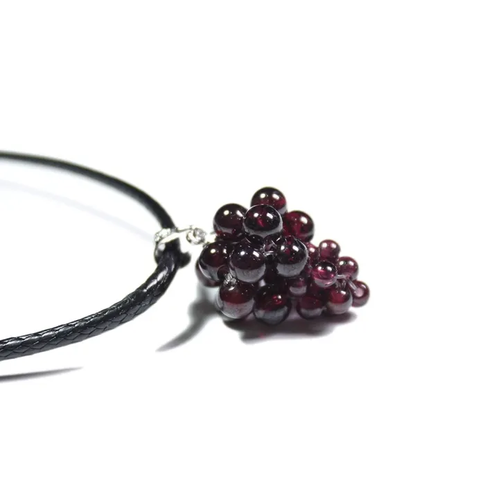 CollarCollar de cuerda - con colgante de cristal granate rojo vino