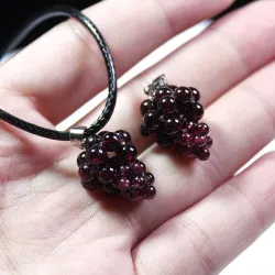 CollarCollar de cuerda - con colgante de cristal granate rojo vino