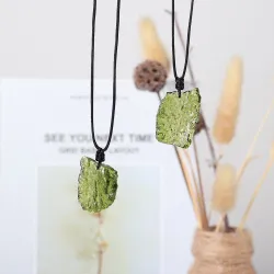 CollarPiedra de moldavita verde natural - cristal - con collar