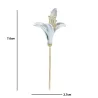 Broche elegante com flor de lírio
