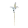 Broche elegante com flor de lírio
