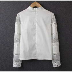 Elegancka biała bluzka z długim rękawem - drążona koronkaBluzki & Koszulki