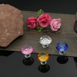 Elegante møbelknotter - glass diamantform