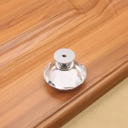 Elegante møbelknotter - glass diamantform