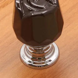 Lyxiga möbelknoppar - glaskristallrosa form