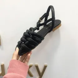 Fashionable flat sandals - with a strap - braided patternSandals