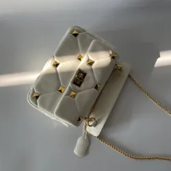 Bolsa luxuosa - com rebites / alça de corrente / alça - couro genuíno