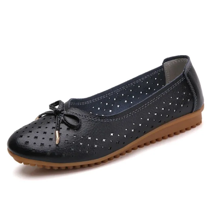 Fasjonable klassiske flate sko - slip-on - uthult design