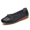 Fasjonable klassiske flate sko - slip-on - uthult design
