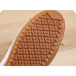 Fashionabla klassiska platta skor - slip-on - ihålig design