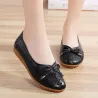 Fasjonable klassiske flate sko - slip-on - uthult design