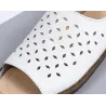 Sandálias rasas da moda - bico aberto / calcanhar