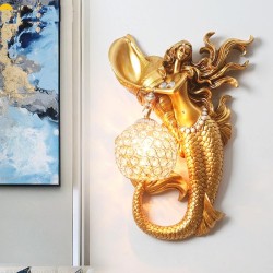 Applique murale luxueuse en cristal - sirène dorée avec boule