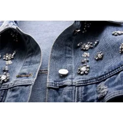 ChaquetasChaqueta de mezclilla corta vintage - con diamantes / agujeros