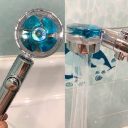 Cabezal de duchaCabezal de ducha moderno - ahorro de agua - giratorio 360 - con un pequeño ventilador - filtro