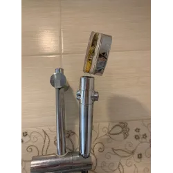 Moderner Duschkopf - wassersparend - 360 drehbar - mit kleinem Ventilator - Filter