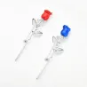 Broche elegante - rosa vermelha e azul