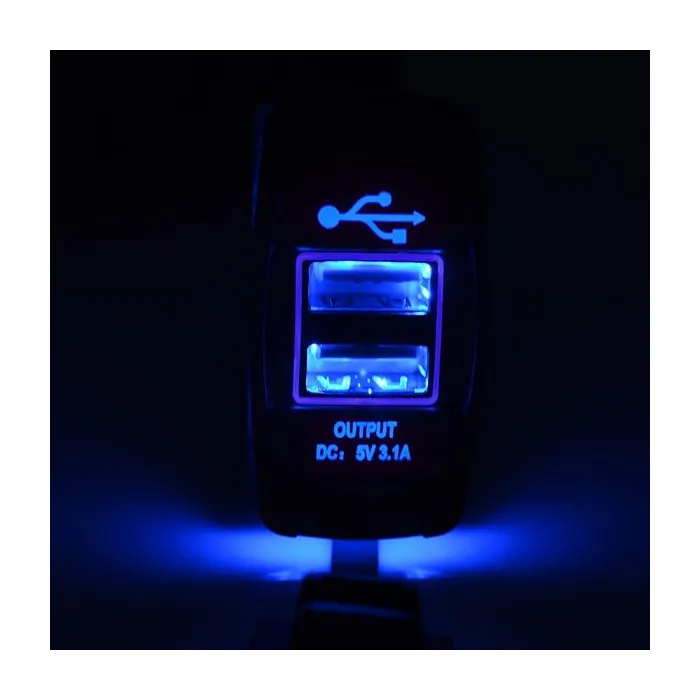 Universaali USB-kaksoisliitäntä - 3,1V -12V/24V - latausportti - LED