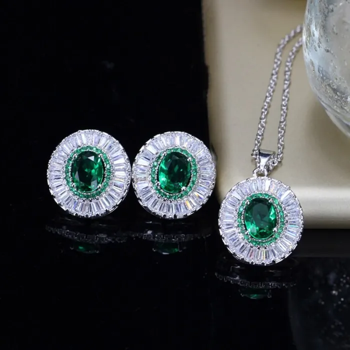Parure di gioielli alla moda - orecchini - collana - con zirconi rotondi