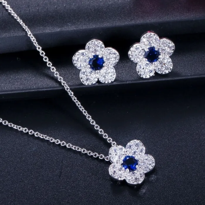 Parure di gioielli a forma di fiori - collana - orecchini - zirconi