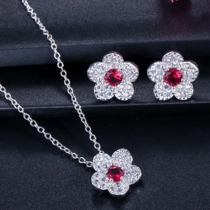 Blomsterformet smykkesæt - halskæde - øreringe - cubic zirconia