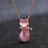 Stilig kjede i rosa gull - katteformet anheng - krystaller - rosa opal