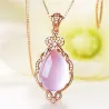 Elegant roséguld halsband - vattendroppsformat hänge - kristaller - rosa opal