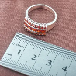 Ensemble de bijoux élégant - avec zircone rouge - collier - boucles d'oreilles - bague
