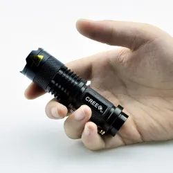 Powerful tactical flashlight - LED - 3 modes - zoomable - 1 - 6 piecesTorches