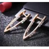 Moderigtige V-formede øreringe - med cubic zirconia