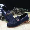 Moderiktiga loafers för män - grunda mockaskor