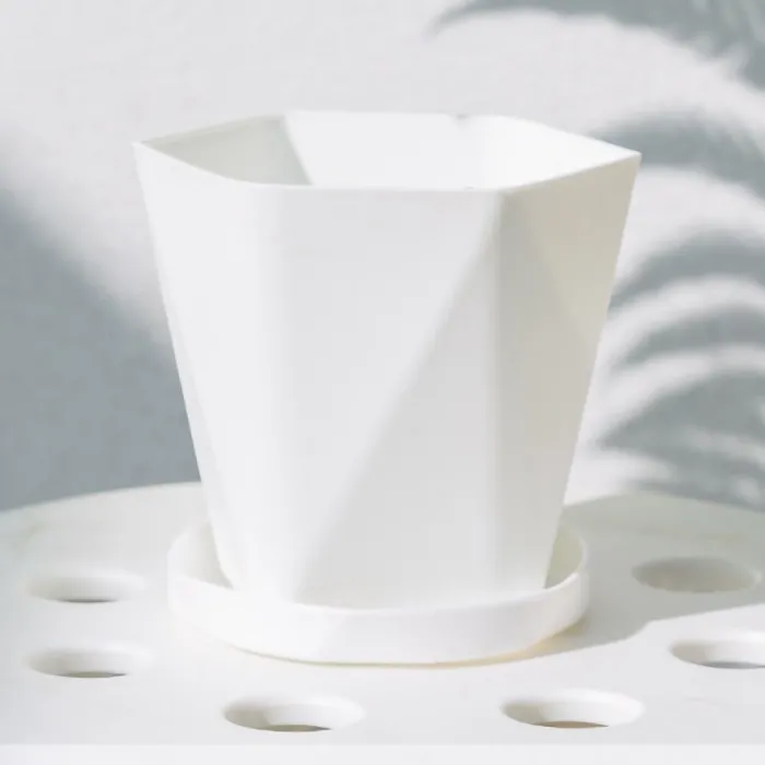 Geometric flower pot - plastic resinGarden