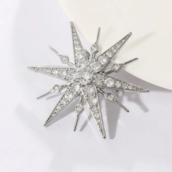 Luksuriøs stjerneformet broche - cubic zirconia
