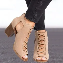 Sapatos ocos da moda - sandálias de tornozelo - salto grosso
