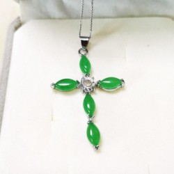 Silberhalskette - grüner Jade-Smaragd-Kreuzanhänger - 925er Sterlingsilber