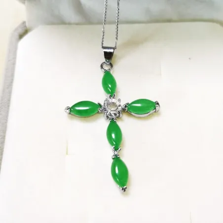 Colar de prata - pingente de cruz verde jade esmeralda - prata de lei 925