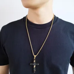 Pingente de cruz de camada dupla - colar de ouro em aço inoxidável