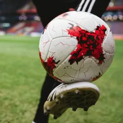 Professionell fotboll - läder - vattentät - vit-röd - storlek 4 - 5