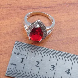 Exclusieve sieradenset - halsketting - oorbellen - ring - rode zirconia - 925 sterling zilverSieradensets