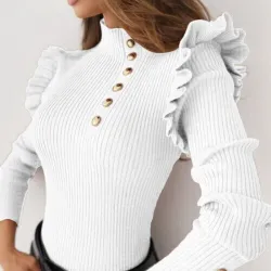 Rollkragenpullover mit langen Ärmeln - gerippter Pullover - Knöpfe / Rüschen