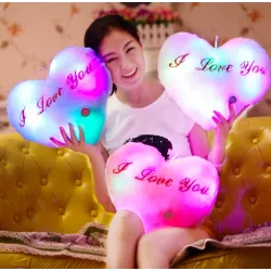 Hjerteformet pude z - I LOVE YOU - LED lys