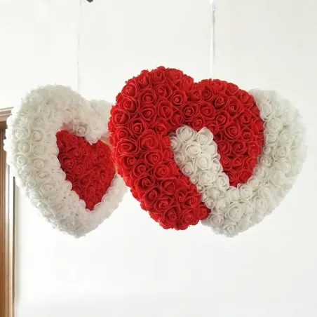 Coeur de rose blanche et rouge - composé de roses à l'infini - 30cm