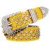 Fasjonabelt skinnbelte - med hull / rhinestones - metallspenne